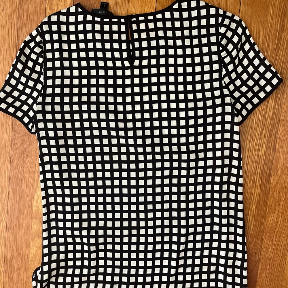 Stylish Black and White Checkered Women's Top